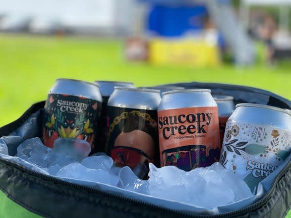 Saucony Creek Daze On Saison 6 Pack Bottles