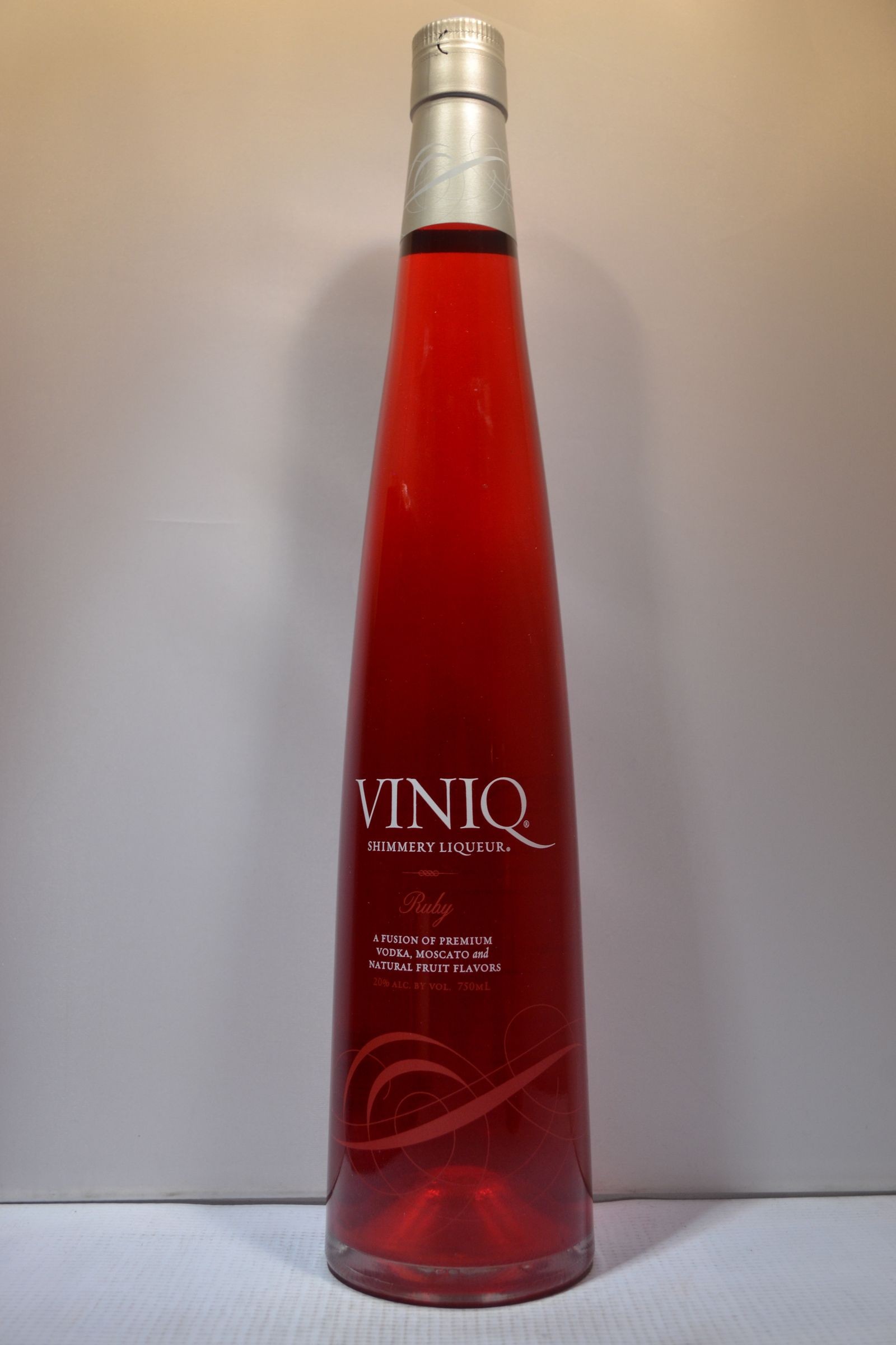 Viniq Shimmery Ruby Liqueur