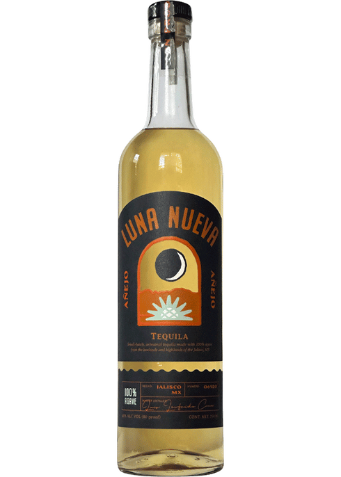Luna Nueva Añejo